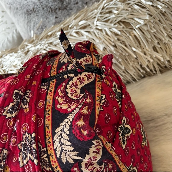 Vintage VERA BRADLEY Red Coin Large Duffle Bag 1999 Maple Leaf 2 Handles Zipper - Picture 3 of 13